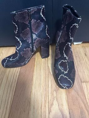 Vince Caputo Women's Snake-Print Block Heel Ankle Boots - Black/Brown
